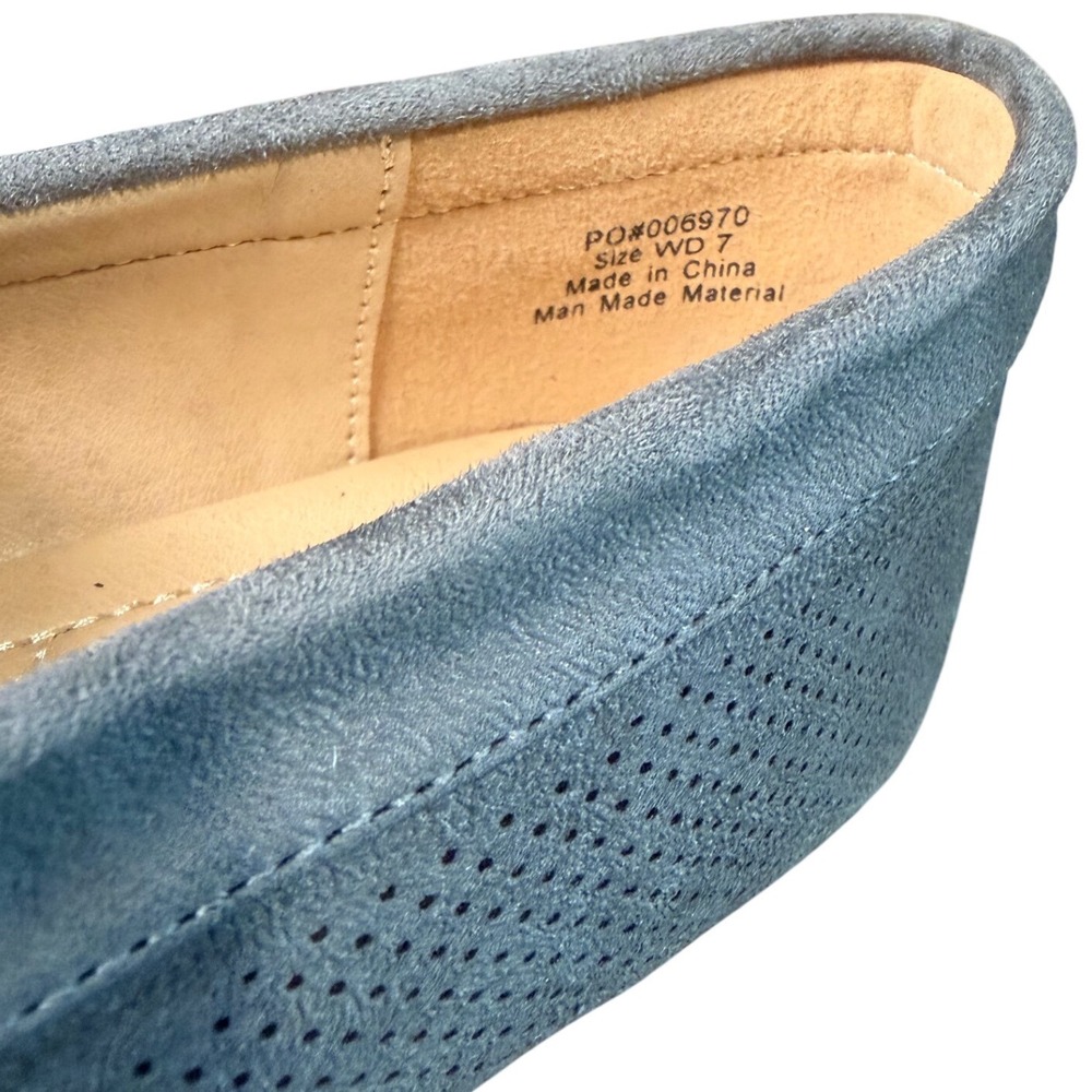 Journee Collection Loafers Women Size 7 Gray Excellent Perforated Slip On Flats - Picture 4 of 7